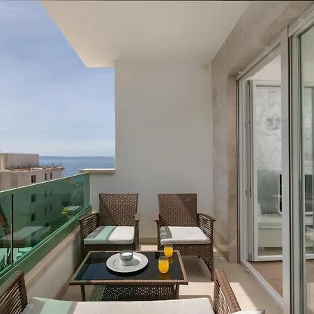Lavie Appartement Makarska